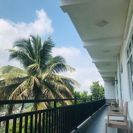 Mountain View Apartment Канди Екстериор снимка