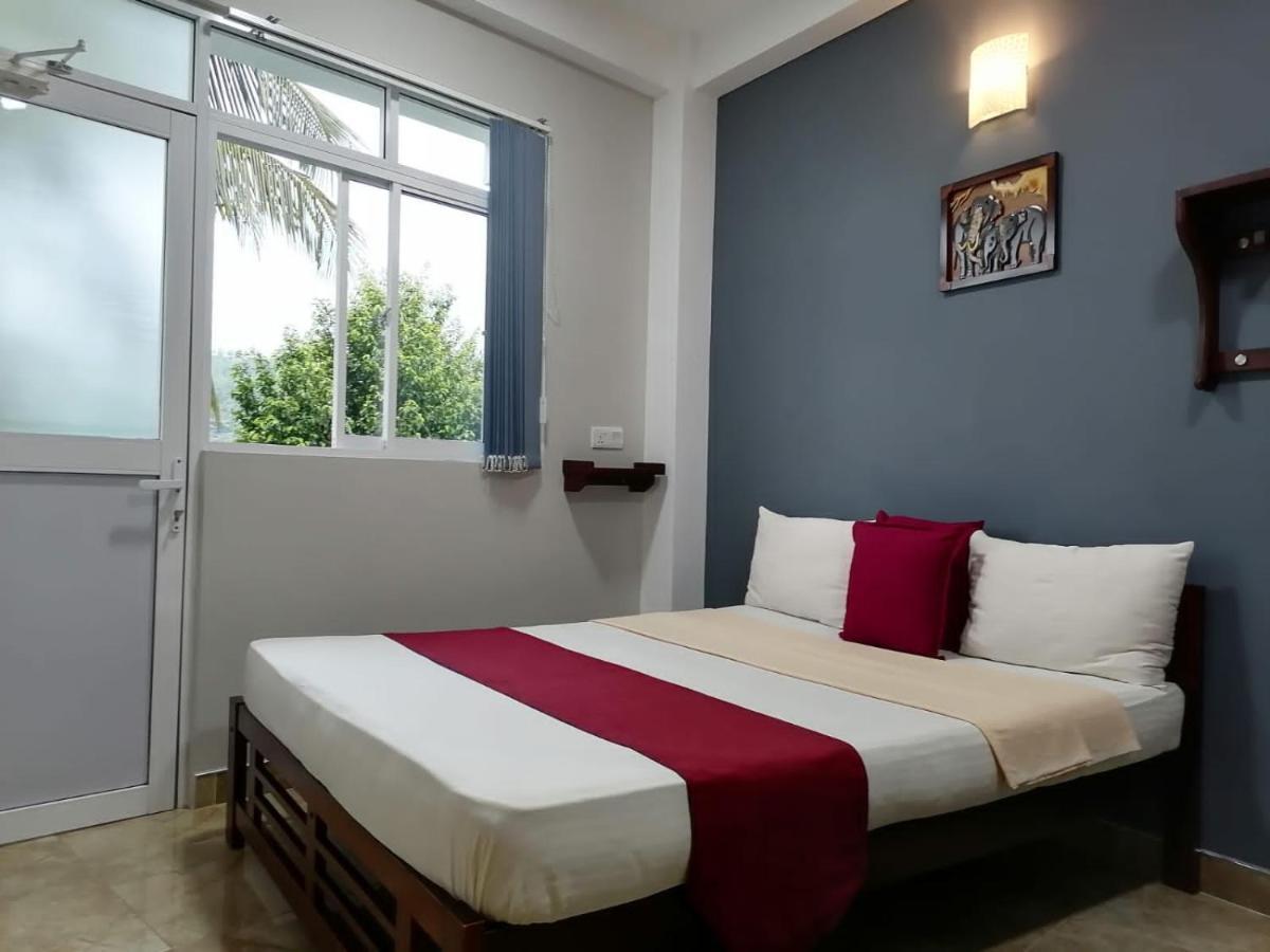 Mountain View Apartment Канди Екстериор снимка