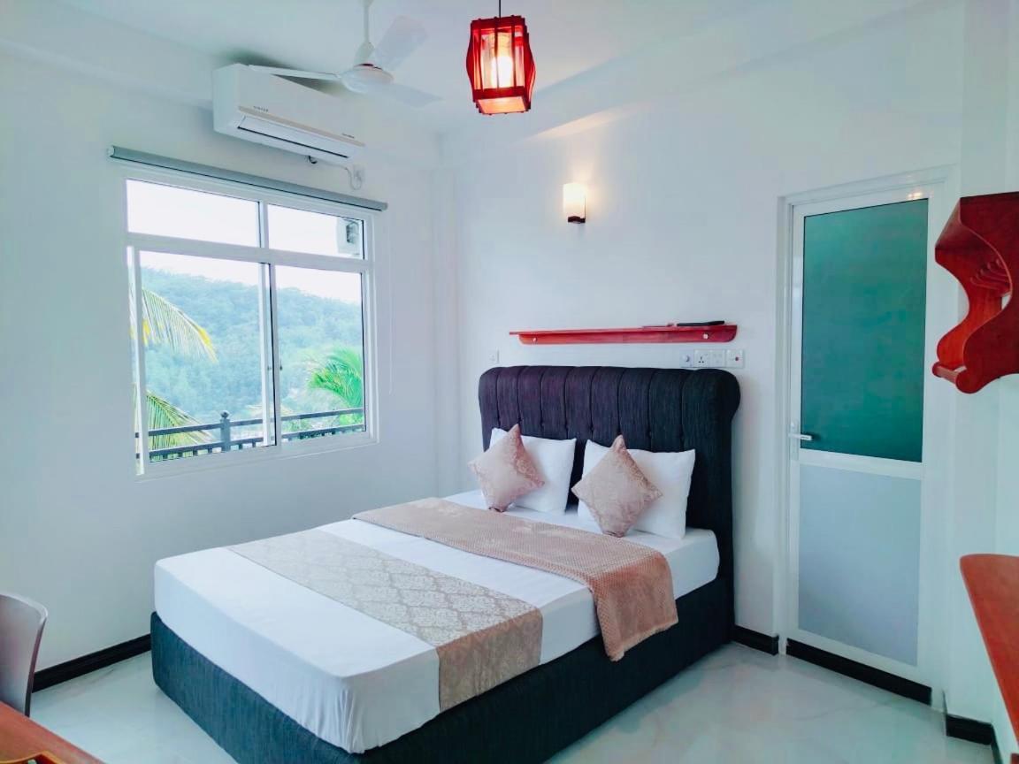 Mountain View Apartment Канди Екстериор снимка