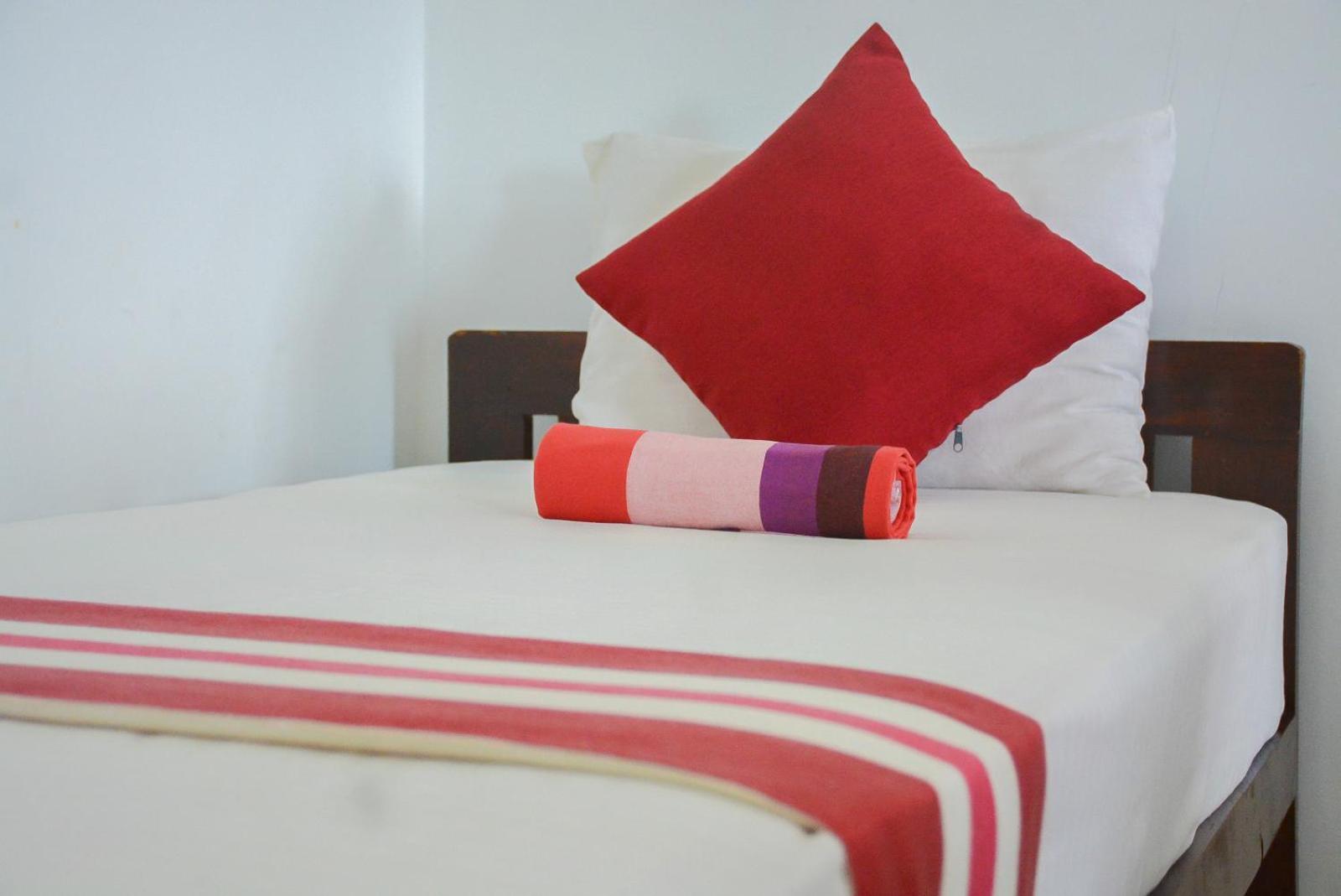 Mountain View Apartment Канди Екстериор снимка