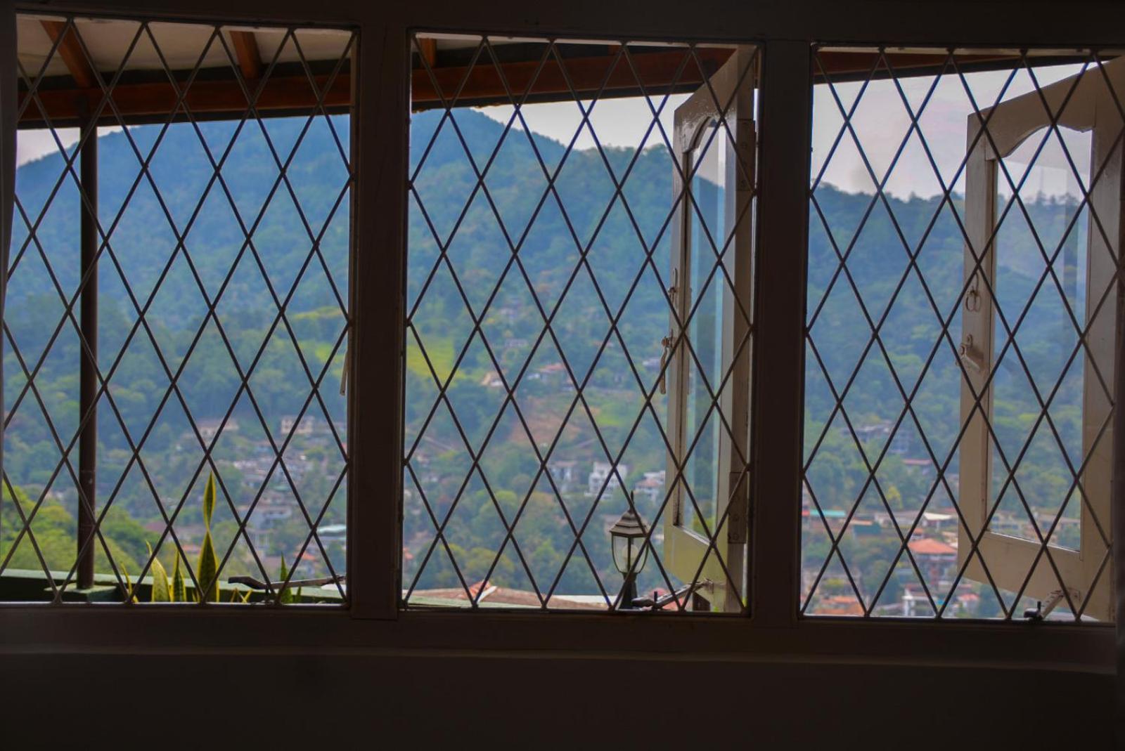 Mountain View Apartment Канди Екстериор снимка