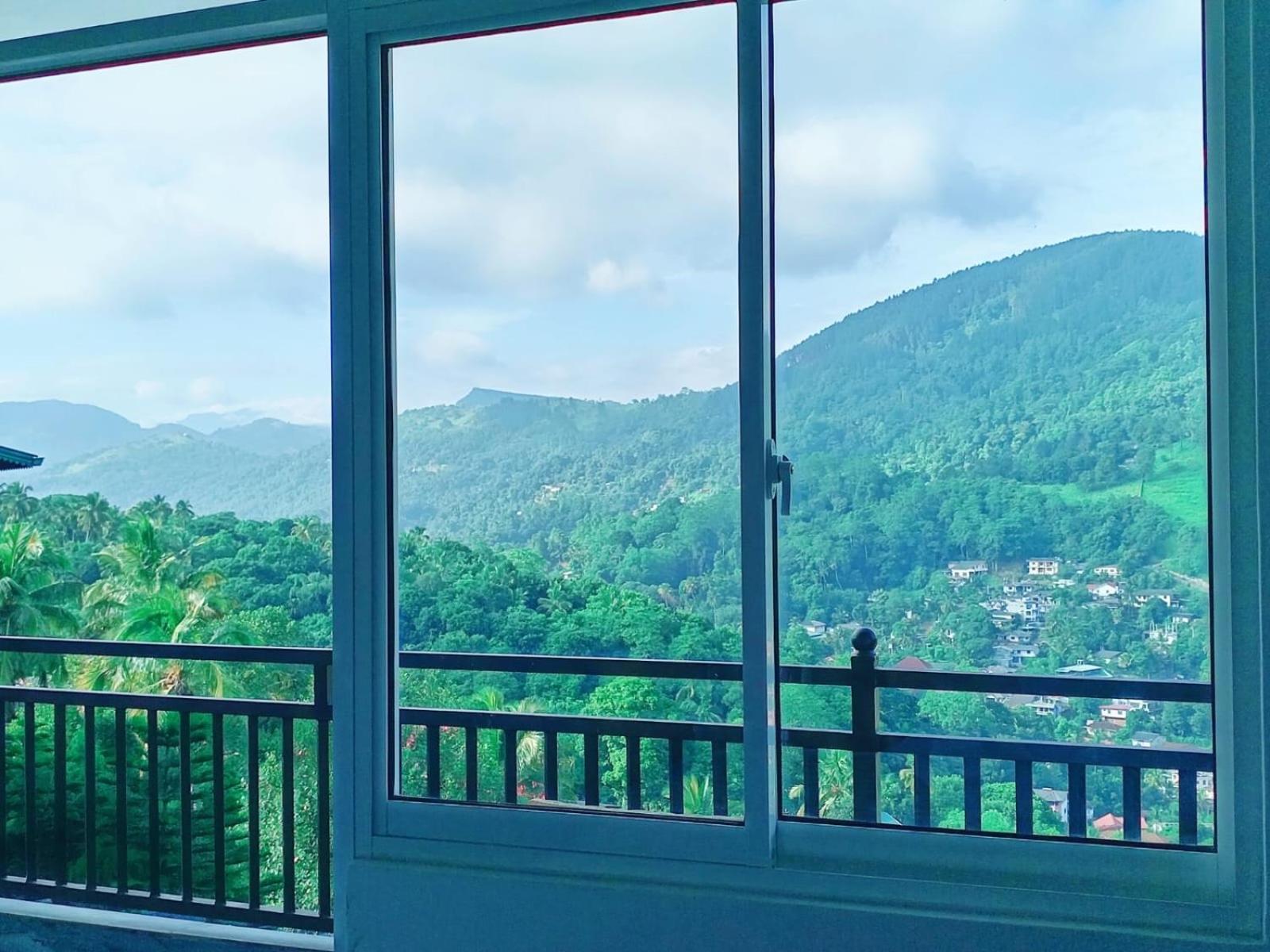Mountain View Apartment Канди Екстериор снимка