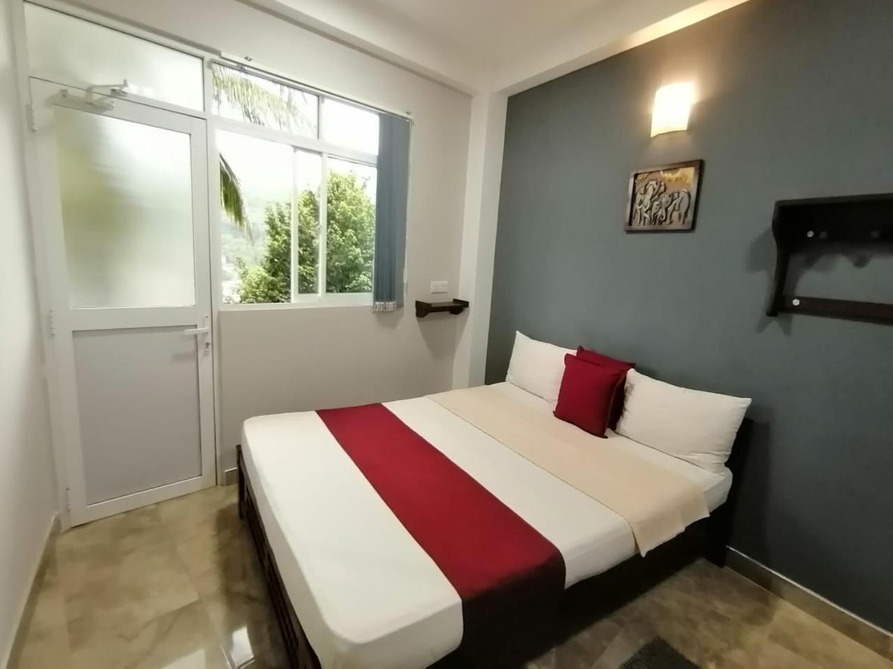 Mountain View Apartment Канди Екстериор снимка